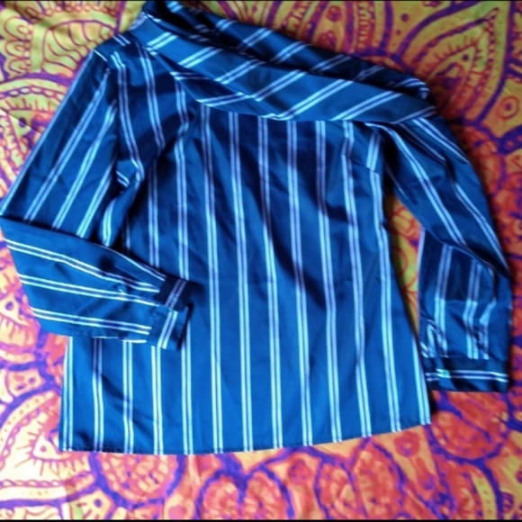 ‼️THRIFT STORE ALERT MAKE OFFER Banana Republic Top Asymmetrical Striped Shirt - Picture 3 of 8